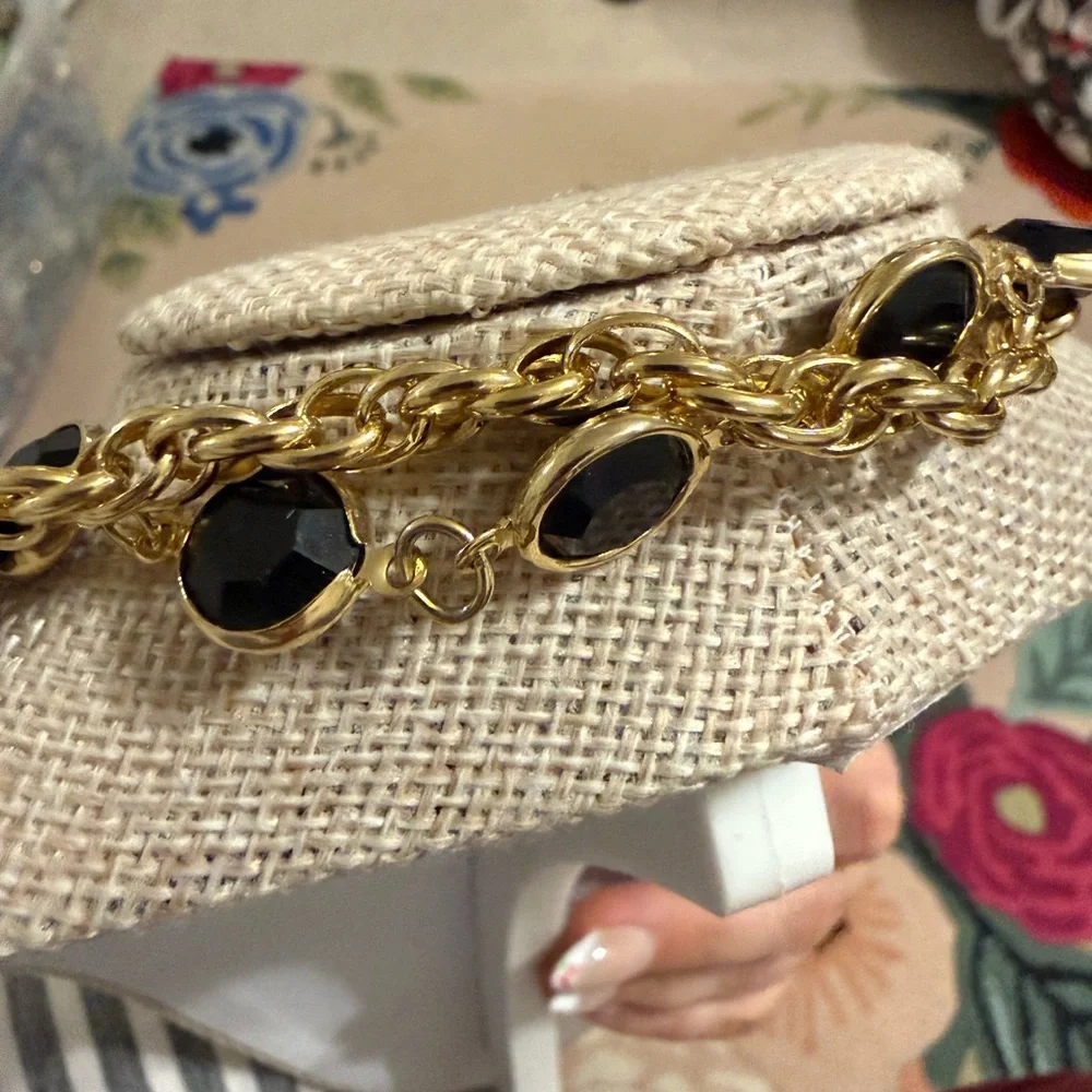 Elegant Gold and Black‎ Vintage Necklace